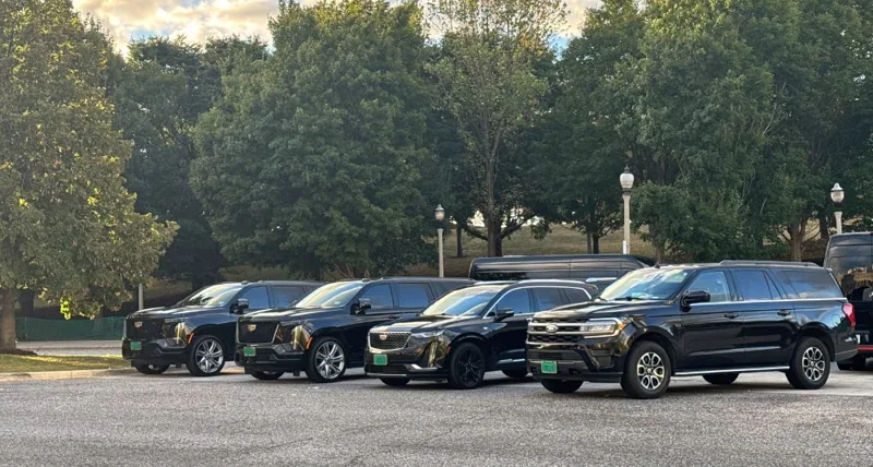 Executive Car Service Chicago with a luxury chauffeur-driven vehicle for premium business transportation.