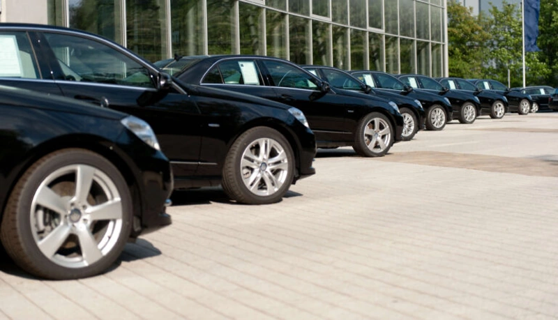 Roadshows Car Service with luxury chauffeur-driven vehicles for executive travel and multi-stop corporate events.