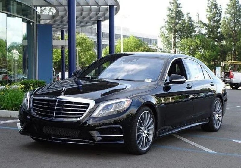 VIP Transportation Chicago with a luxury chauffeur-driven vehicle for premium executive and private travel.